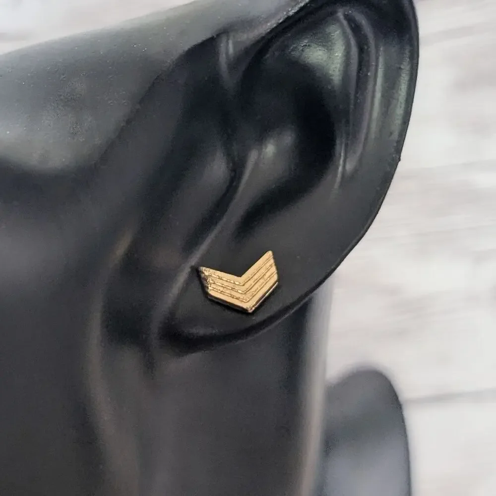 Stud Earrings - Gold Tone Chevron - Picture 3 of 8